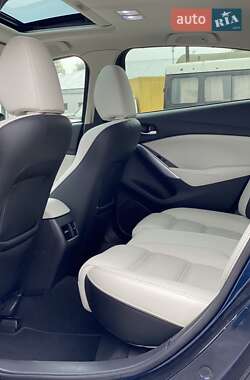 Седан Mazda 6 2015 в 