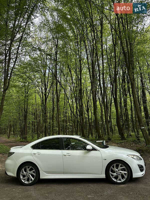 Седан Mazda 6 2011 в Луцке