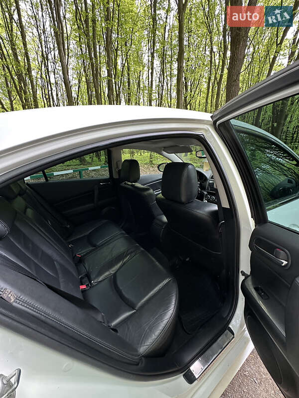 Седан Mazda 6 2011 в Луцке