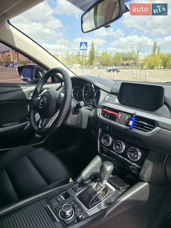 Седан Mazda 6 2016 в Кривом Роге