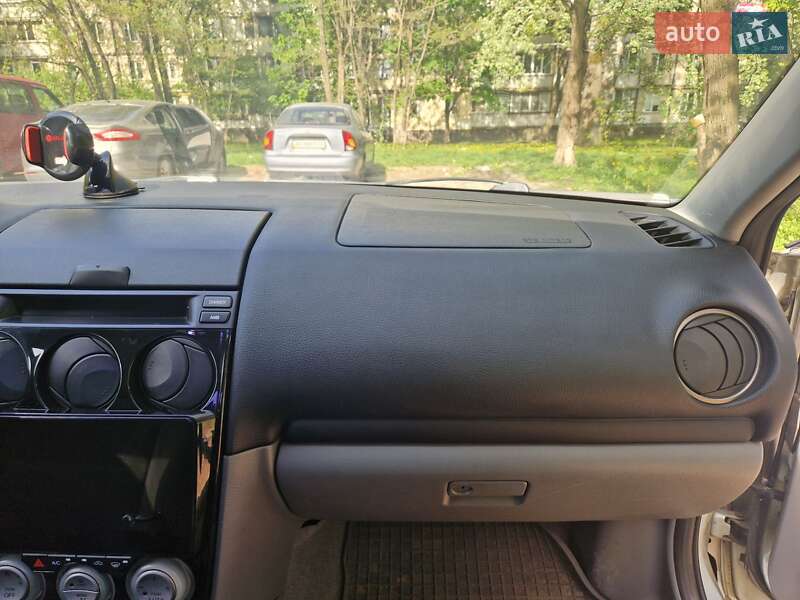 Седан Mazda 6 2002 в Василькові