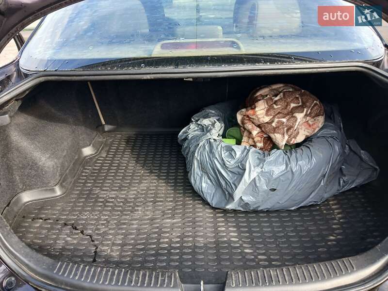 Седан Mazda 6 2005 в Богуславе