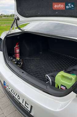 Седан Mazda 6 2010 в 