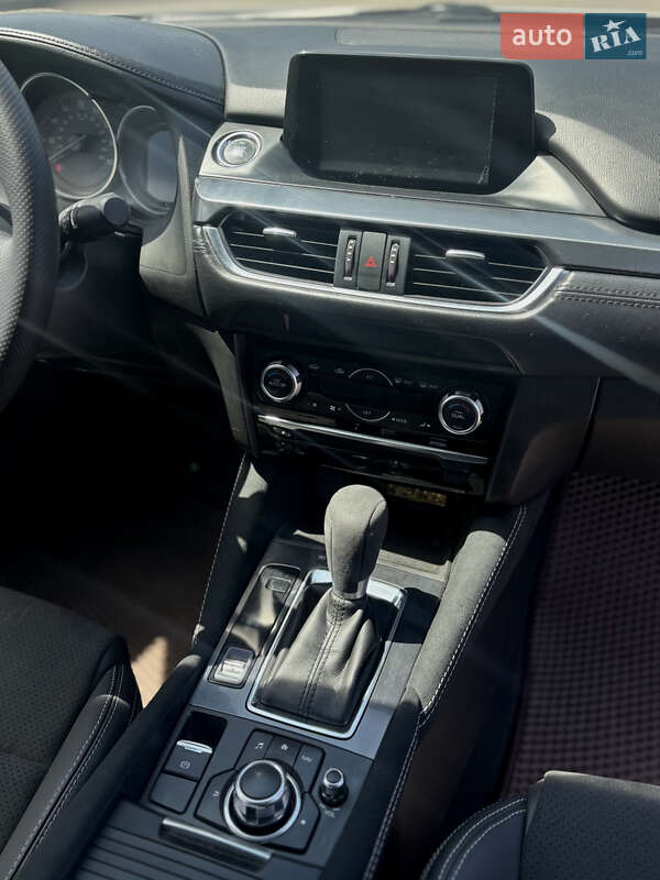 Седан Mazda 6 2015 в Кривом Роге