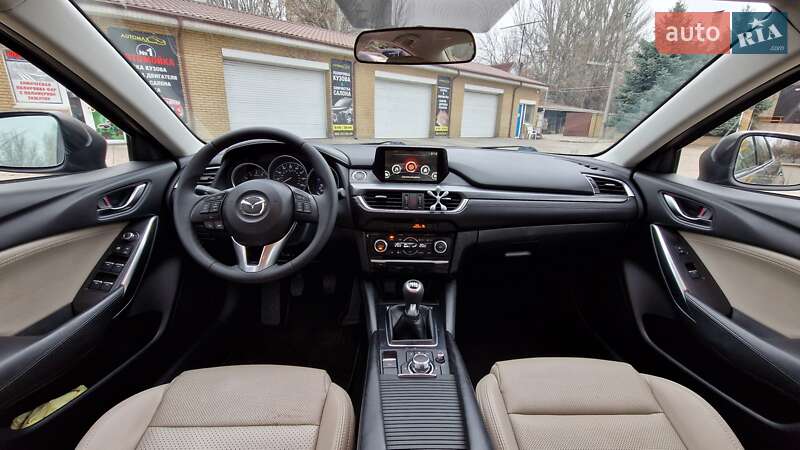 Седан Mazda 6 2016 в Днепре