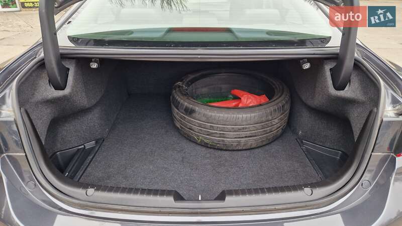 Седан Mazda 6 2016 в Днепре