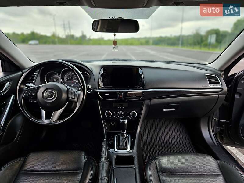 Седан Mazda 6 2014 в Ровно