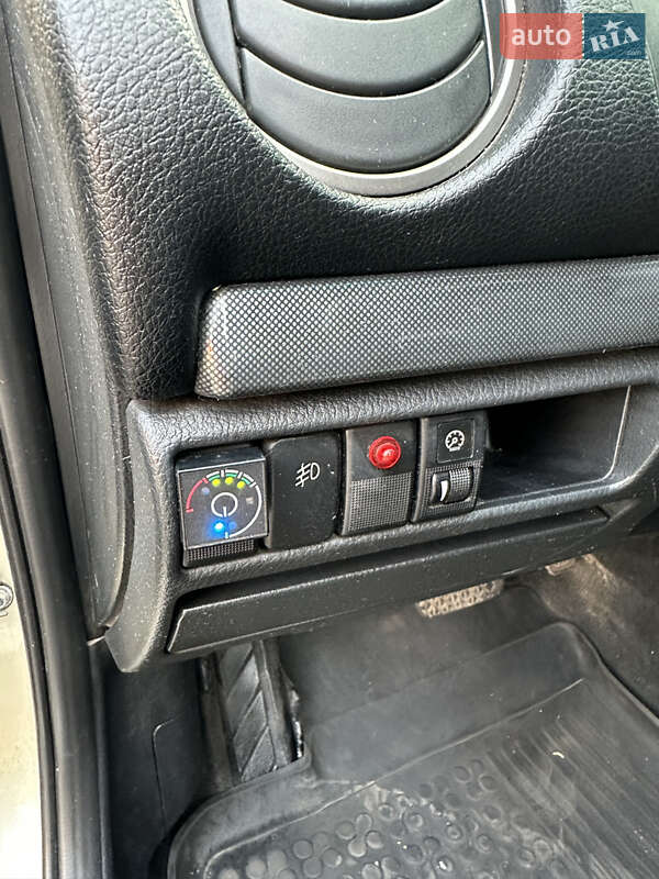 Седан Mazda 6 2002 в Киеве