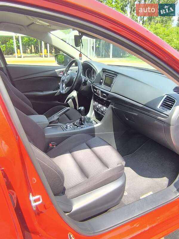 Седан Mazda 6 2014 в Южноукраинске