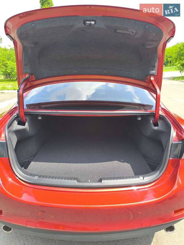 Седан Mazda 6 2014 в Южноукраинске