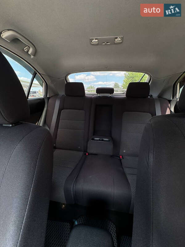 Седан Mazda 6 2004 в Житомире