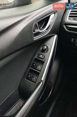 Седан Mazda 6 2014 в 