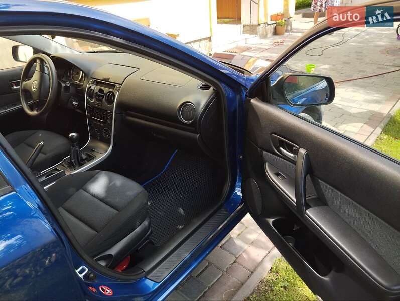 Седан Mazda 6 2005 в Луцке