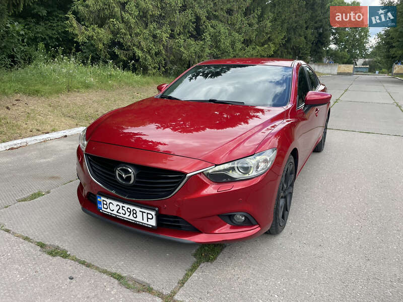 Седан Mazda 6 2012 в Остроге