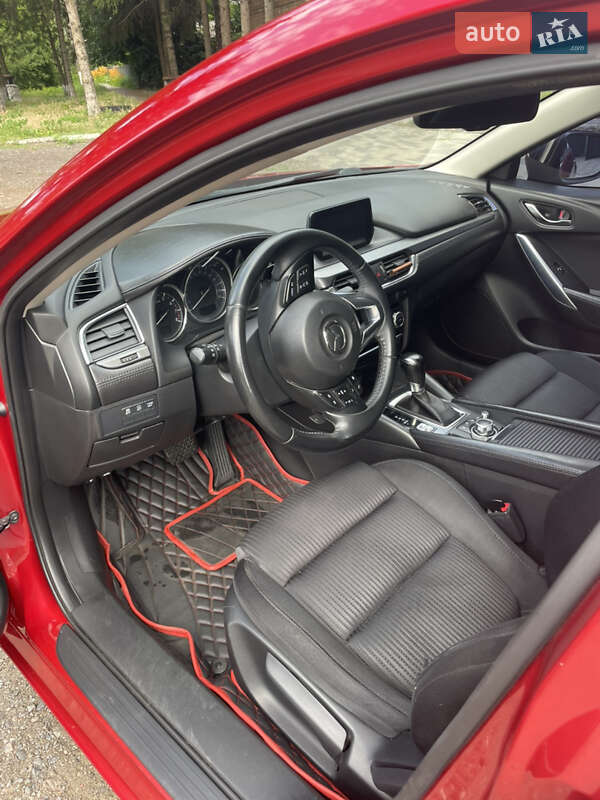 Седан Mazda 6 2015 в Хороле