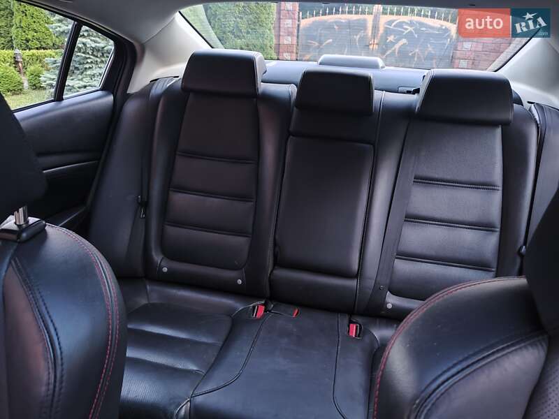 Седан Mazda 6 2013 в Ровно