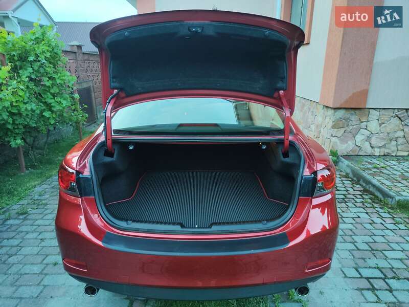 Седан Mazda 6 2013 в Ровно