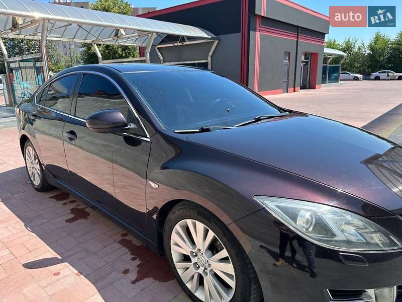 Седан Mazda 6 2008 в Остроге