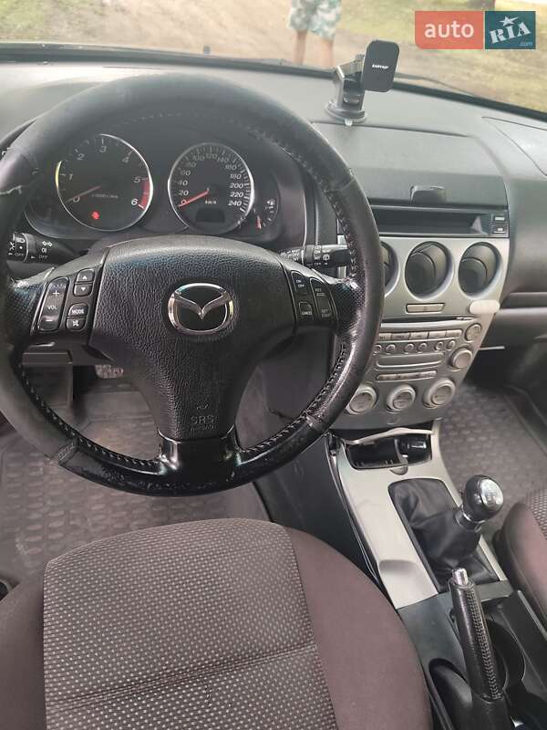Седан Mazda 6 2004 в Чугуеве