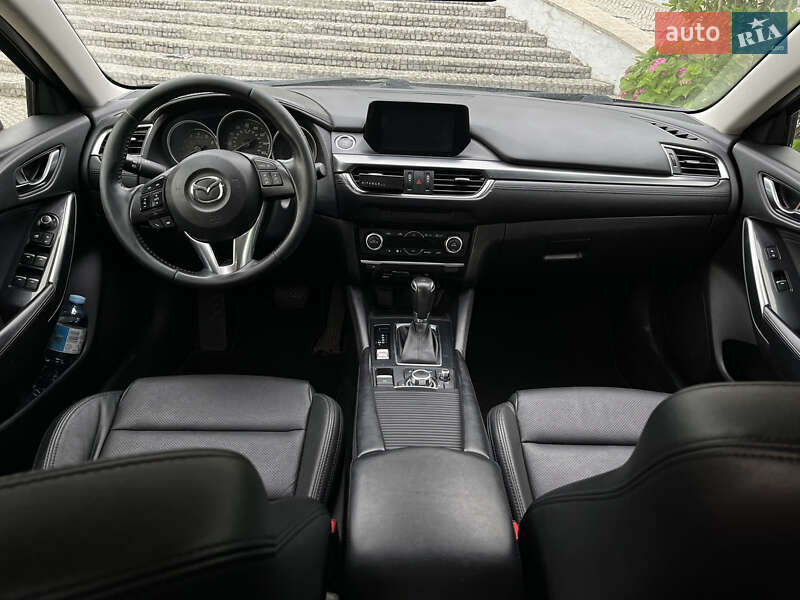 Седан Mazda 6 2016 в Бартатовом