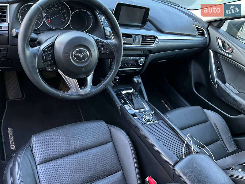 Седан Mazda 6 2016 в Бартатовом