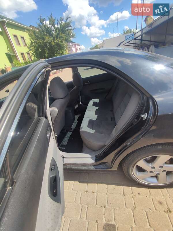 Седан Mazda 6 2004 в Виннице