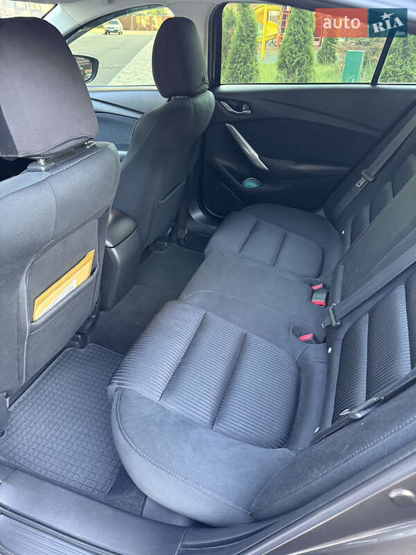 Седан Mazda 6 2015 в Чернигове