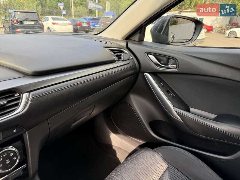 Седан Mazda 6 2016 в Киеве