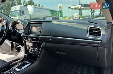 Седан Mazda 6 2014 в 