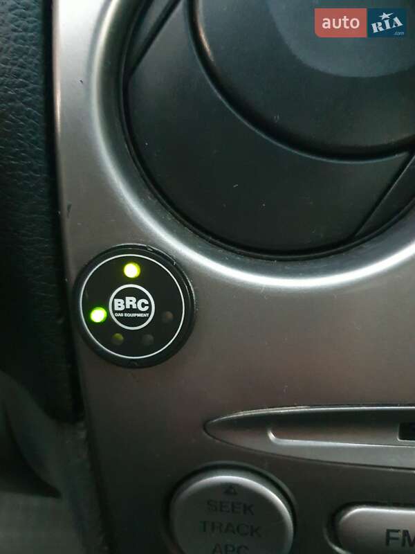 Седан Mazda 6 2003 в Черновцах