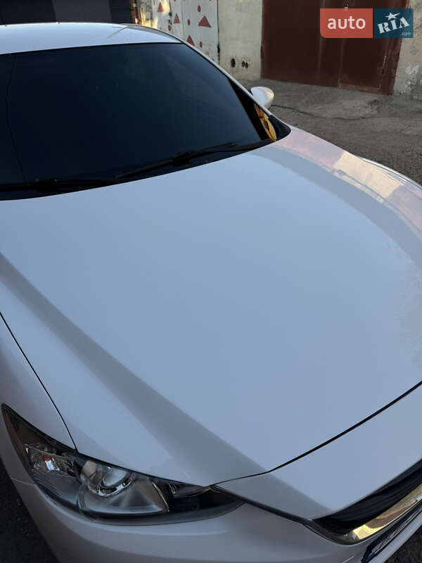 Седан Mazda 6 2015 в Кривом Роге