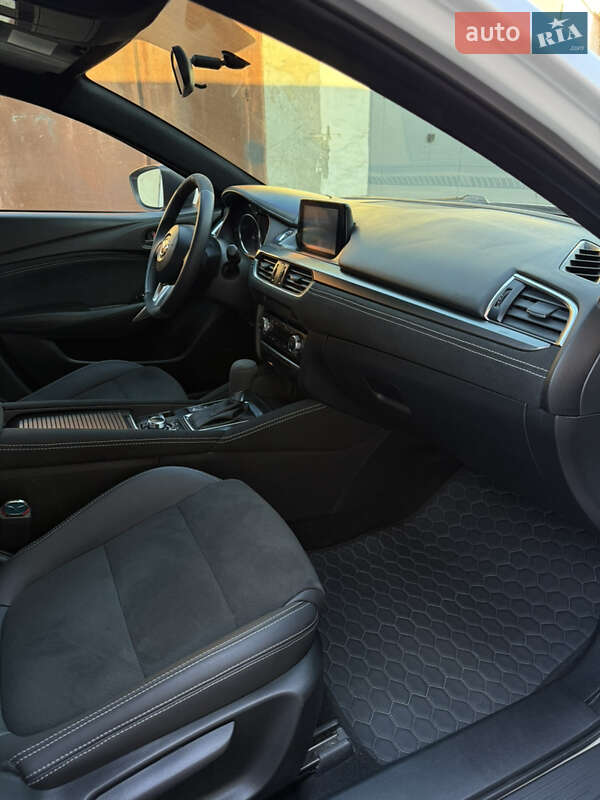 Седан Mazda 6 2015 в Кривом Роге