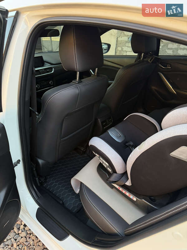 Седан Mazda 6 2015 в Кривом Роге