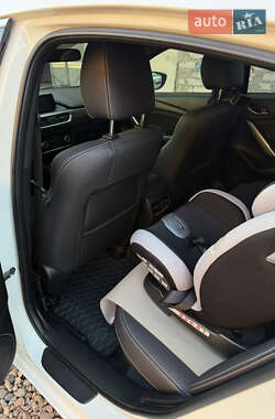 Седан Mazda 6 2015 в 