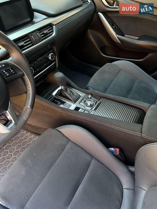 Седан Mazda 6 2015 в Кривом Роге