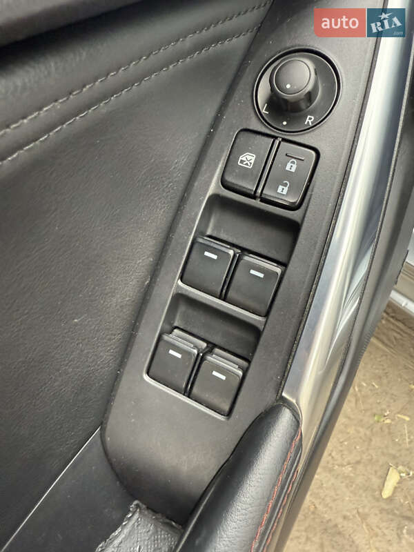 Седан Mazda 6 2014 в Черновцах