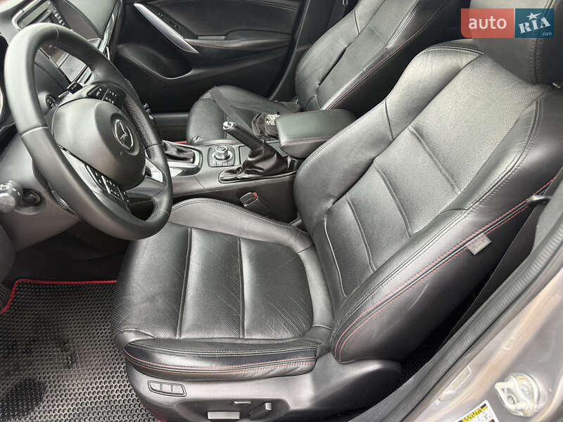 Седан Mazda 6 2014 в Черновцах