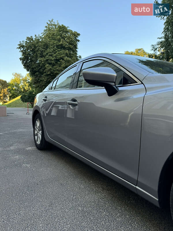 Седан Mazda 6 2014 в Чернигове