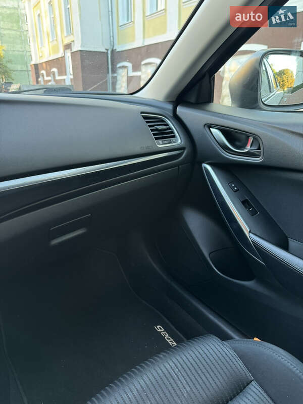 Седан Mazda 6 2014 в Чернигове