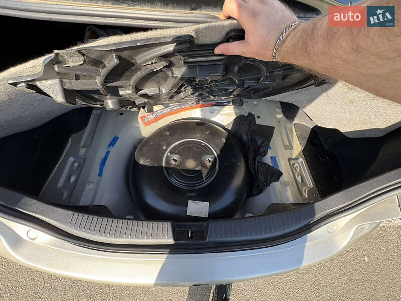 Седан Mazda 6 2002 в Киеве