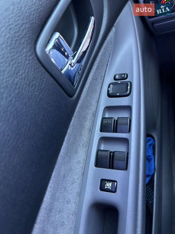 Седан Mazda 6 2002 в Киеве