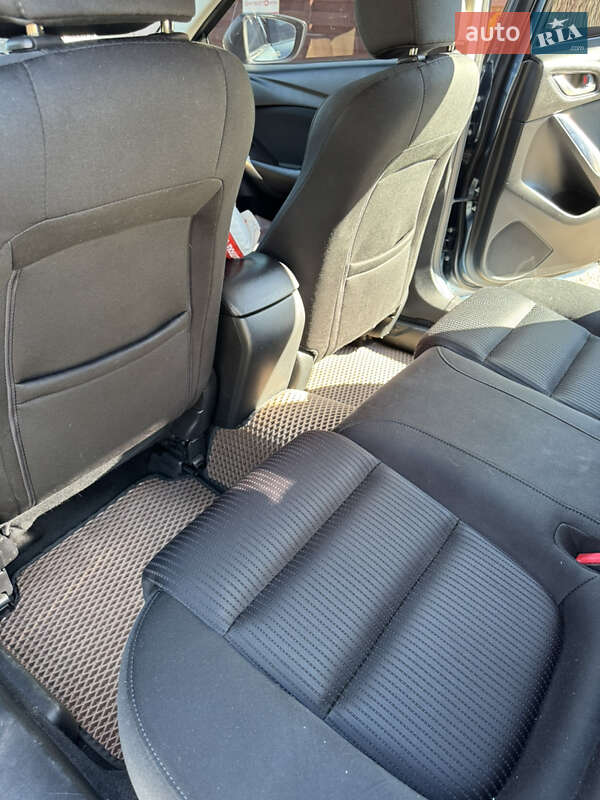 Седан Mazda 6 2014 в Киеве