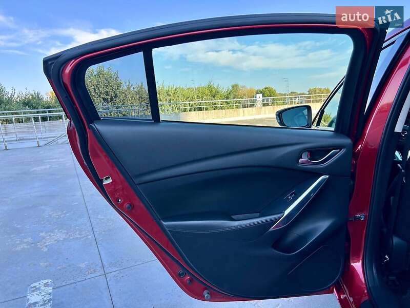 Седан Mazda 6 2016 в Киеве