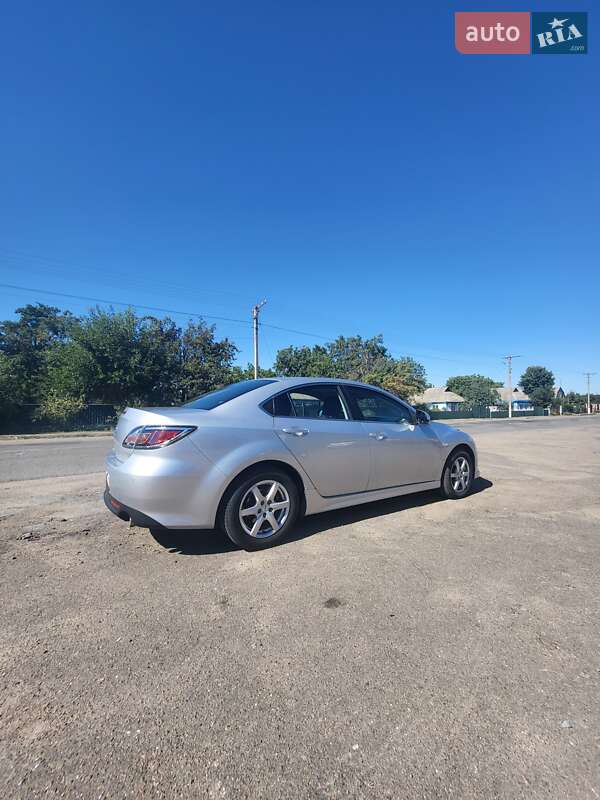 Седан Mazda 6 2011 в Новоархангельську