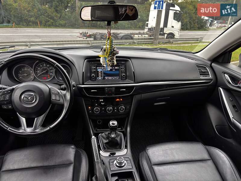 Седан Mazda 6 2014 в Хмельницком