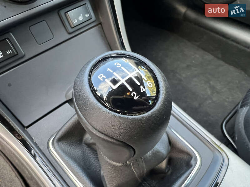 Универсал Mazda 6 2010 в Луцке