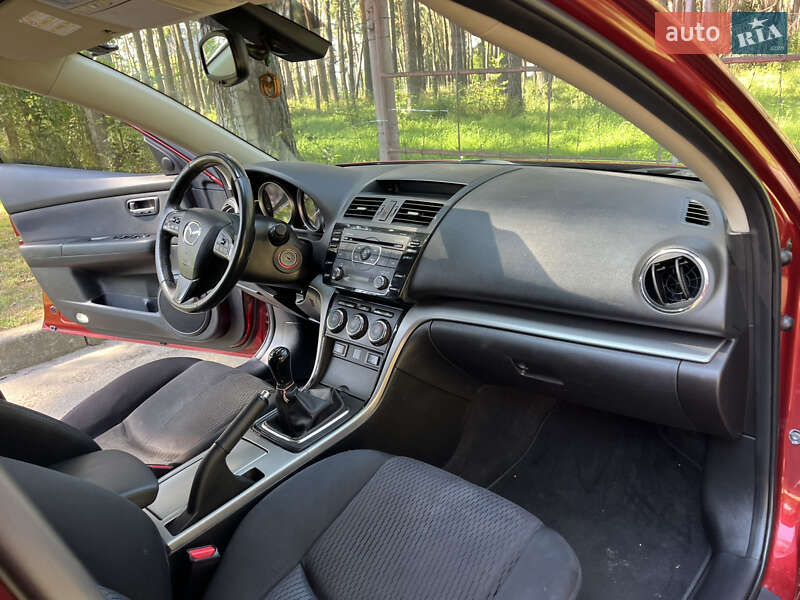 Седан Mazda 6 2011 в Чернигове