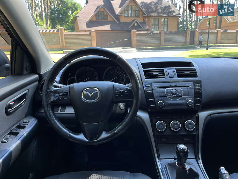 Седан Mazda 6 2011 в Чернигове