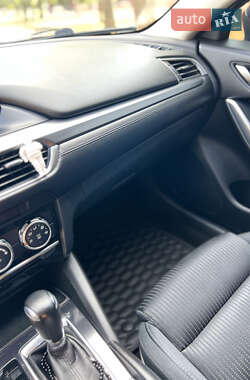 Седан Mazda 6 2015 в 