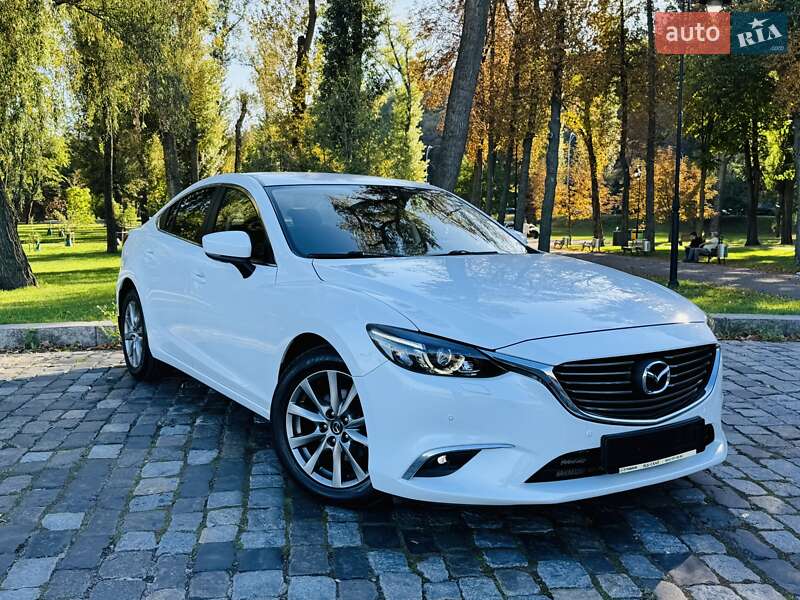Седан Mazda 6 2016 в Киеве